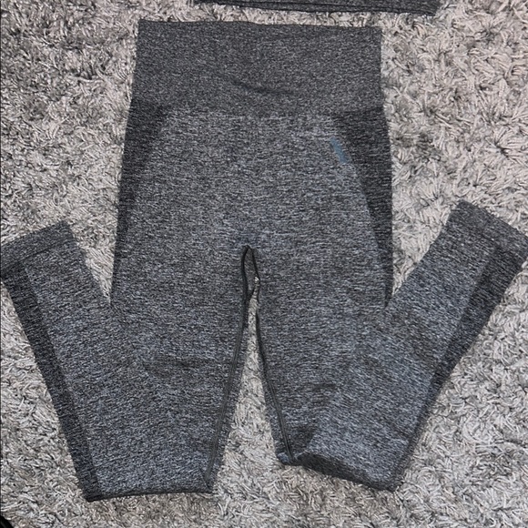 Gymshark Gray Workout Set Size Small - Picture 4 of 6